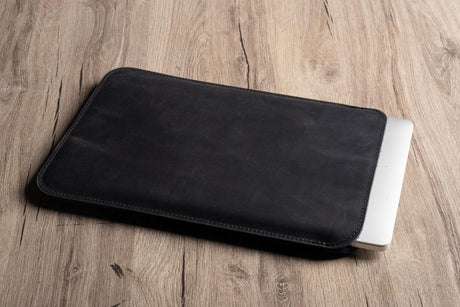 Lenovo ThinkBook 16” Gen 8 Sleeve (Vertical) – Handmade Distressed Leather Case | Personalized